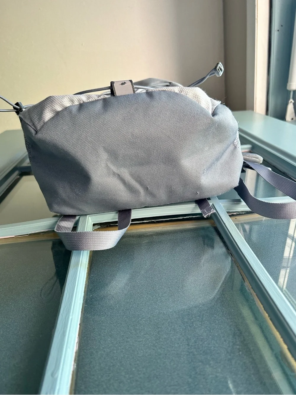 The North Face Jester Backpack Laptop Sleeve Daypack Travel Bag 27 L White Grey